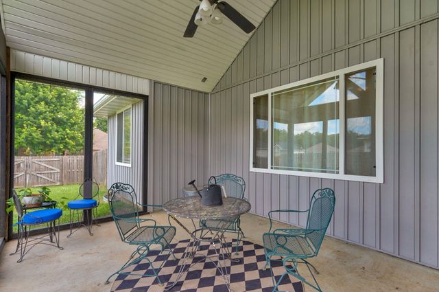 1309 S Appomattox Avenue, Republic, MO 65738