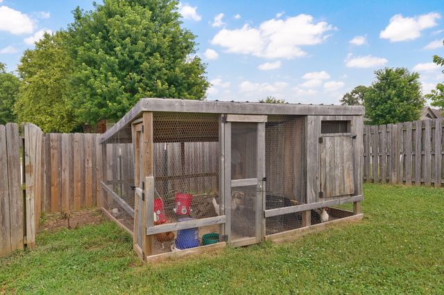 1309 S Appomattox Avenue, Republic, MO 65738