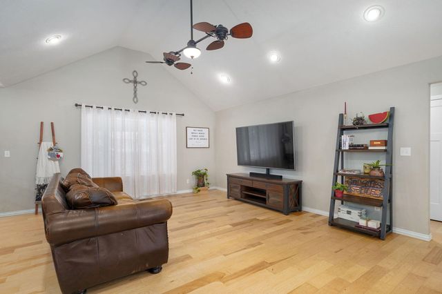 1309 S Appomattox Avenue, Republic, MO 65738