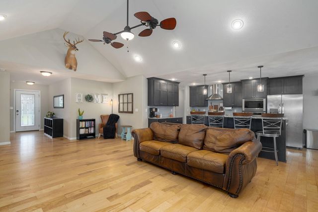 1309 S Appomattox Avenue, Republic, MO 65738