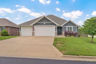 1309 S Appomattox Avenue, Republic, MO 65738