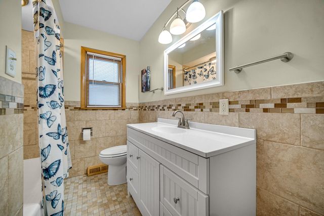 1325 Lake Avenue, Whiting, IN 46394