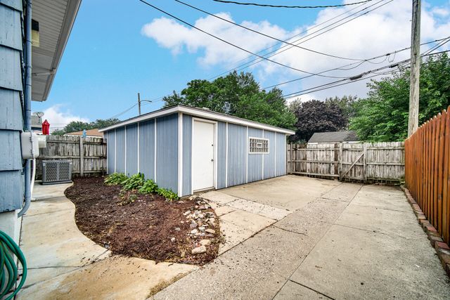 1325 Lake Avenue, Whiting, IN 46394