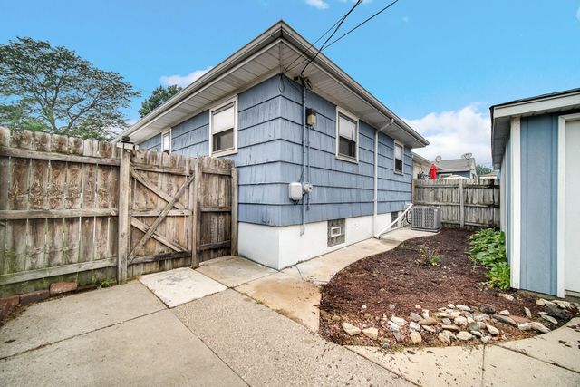 1325 Lake Avenue, Whiting, IN 46394