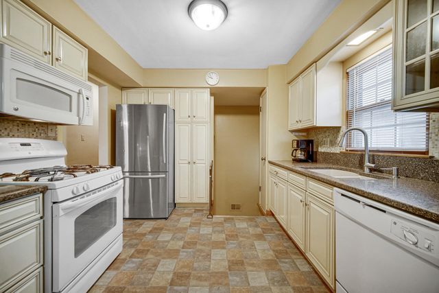 1325 Lake Avenue, Whiting, IN 46394