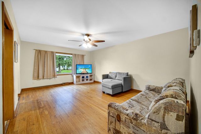 1325 Lake Avenue, Whiting, IN 46394