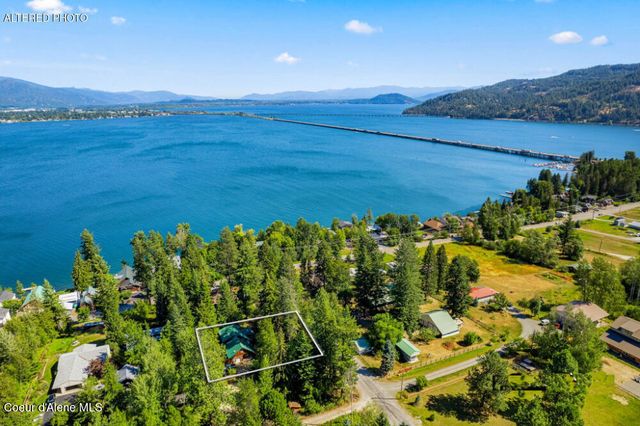 70 Hawkins Road, Sagle, ID 83860