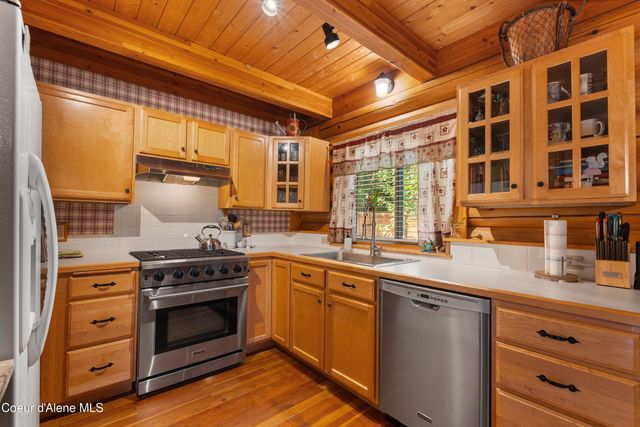 70 Hawkins Road, Sagle, ID 83860