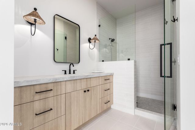 7053 E DREYFUS Avenue, Scottsdale, AZ 85254