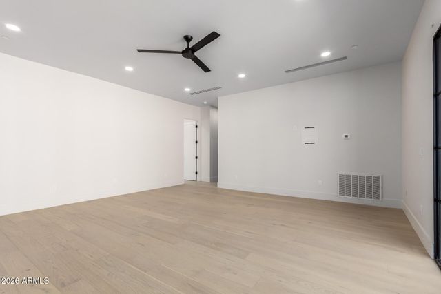 7053 E DREYFUS Avenue, Scottsdale, AZ 85254