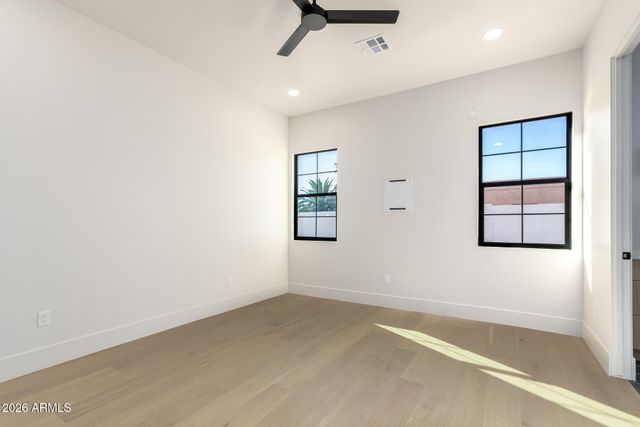 7053 E DREYFUS Avenue, Scottsdale, AZ 85254