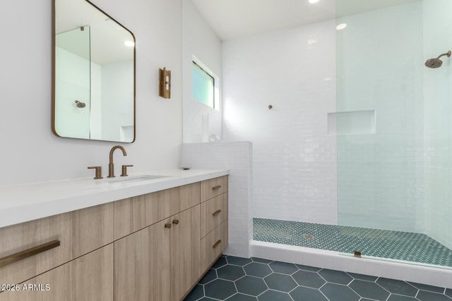 7053 E DREYFUS Avenue, Scottsdale, AZ 85254