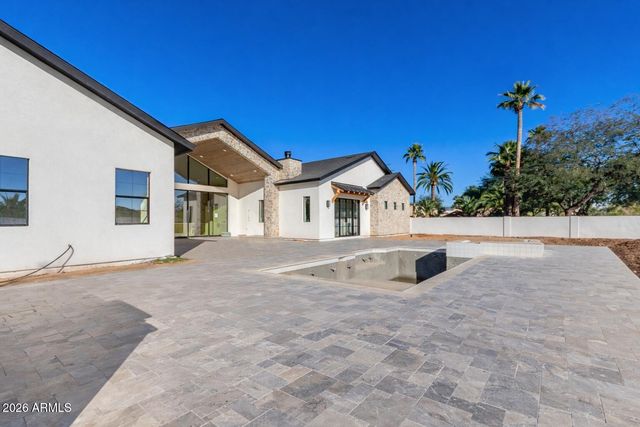 7053 E DREYFUS Avenue, Scottsdale, AZ 85254