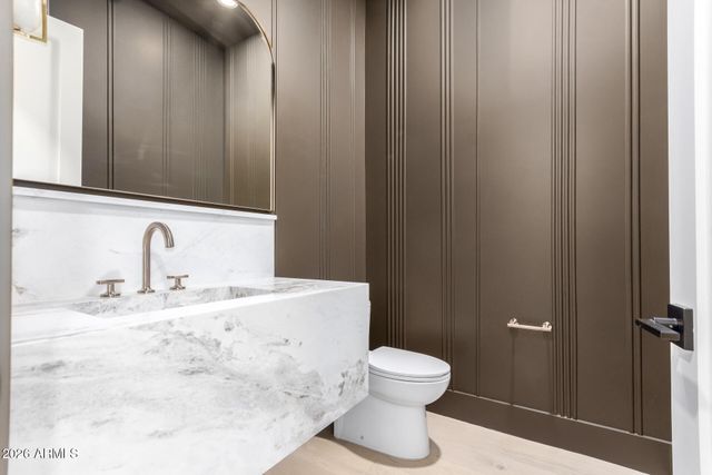 7053 E DREYFUS Avenue, Scottsdale, AZ 85254