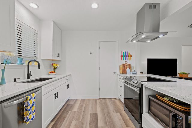 5506 S Pleasant Valley RD, Austin, TX 78744