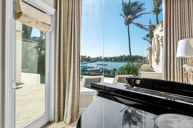 1394 HARBOR DRIVE, Sarasota, FL 34239