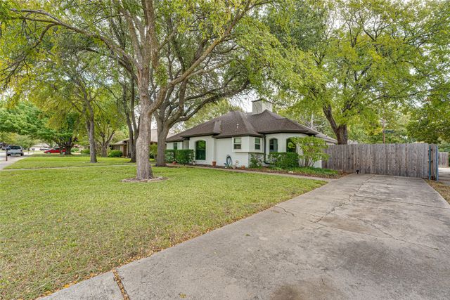 8720 Woodstream Drive, Frisco, TX 75034