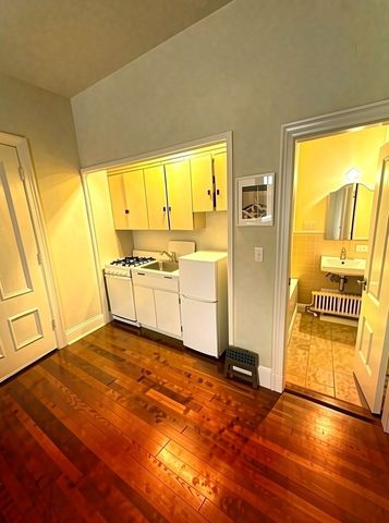 8 Brimmer Street 1A, Boston, MA 02108