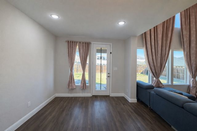 2136 W Chapman Lane, Little Elm, TX 75068