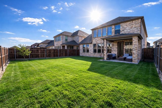 2136 W Chapman Lane, Little Elm, TX 75068