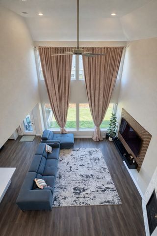 2136 W Chapman Lane, Little Elm, TX 75068