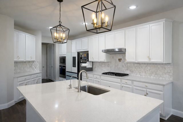 2136 W Chapman Lane, Little Elm, TX 75068