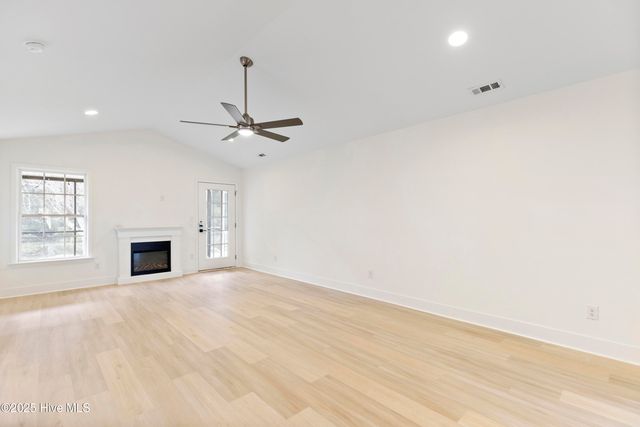 4930 N Hampton Drive SE, Southport, NC 28461