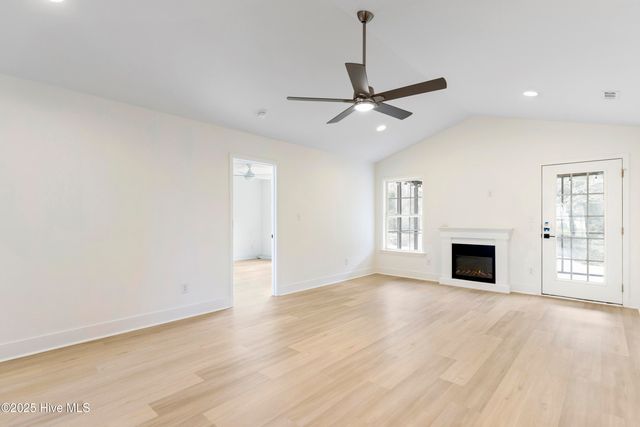 4930 N Hampton Drive SE, Southport, NC 28461