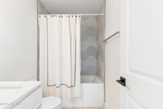 4930 N Hampton Drive SE, Southport, NC 28461