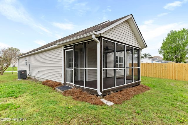 4930 N Hampton Drive SE, Southport, NC 28461