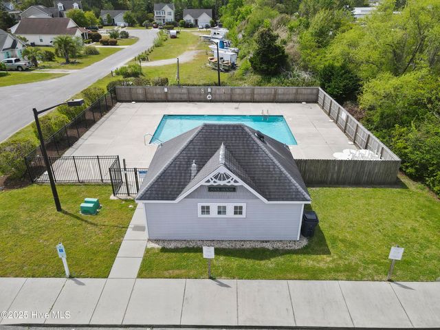 4930 N Hampton Drive SE, Southport, NC 28461