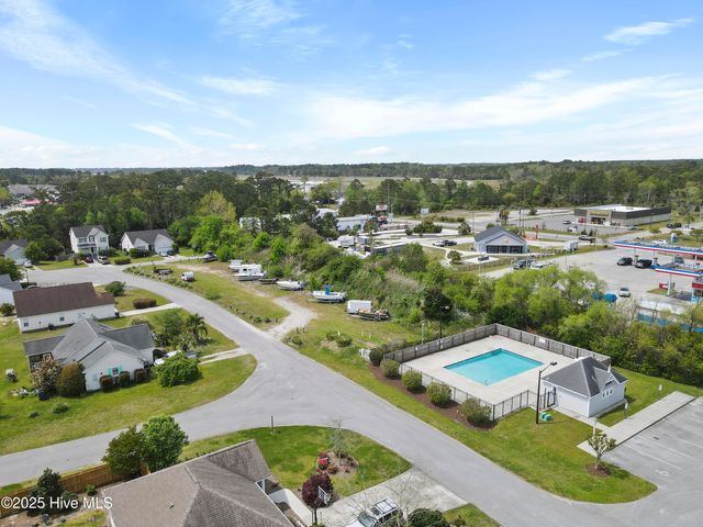 4930 N Hampton Drive SE, Southport, NC 28461
