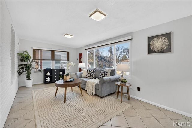 1719 Veronica Avenue, St Louis, MO 63147