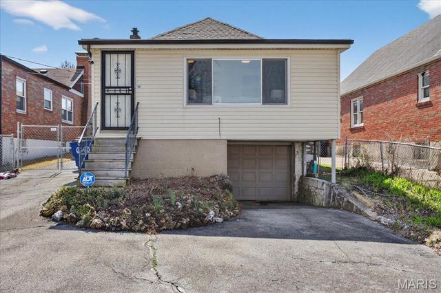 1719 Veronica Avenue, St Louis, MO 63147