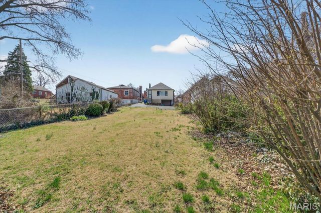 1719 Veronica Avenue, St Louis, MO 63147