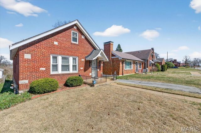 1719 Veronica Avenue, St Louis, MO 63147