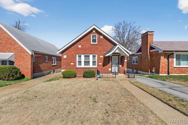 1719 Veronica Avenue, St Louis, MO 63147
