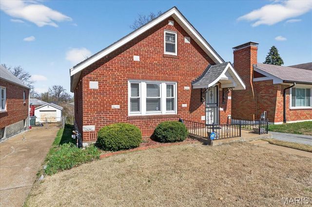 1719 Veronica Avenue, St Louis, MO 63147