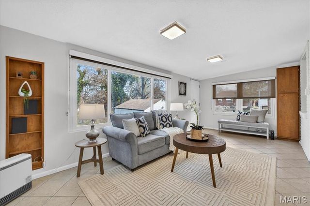 1719 Veronica Avenue, St Louis, MO 63147