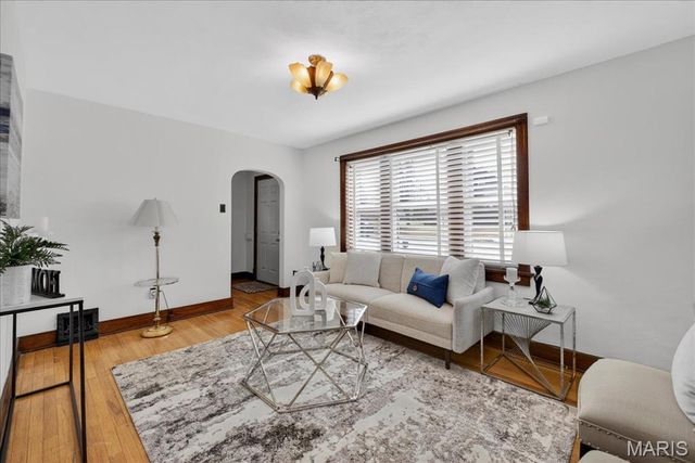 1719 Veronica Avenue, St Louis, MO 63147