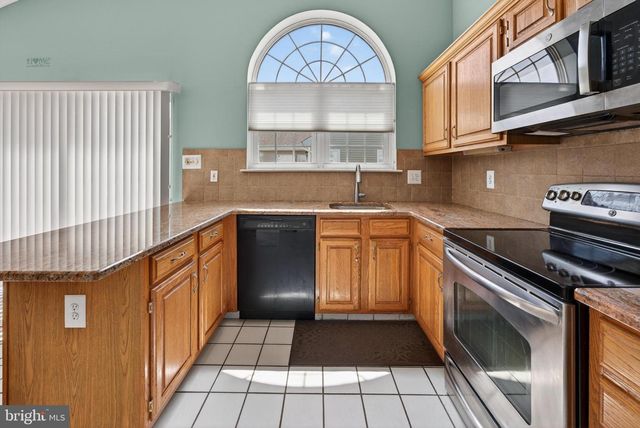 732 CASCADE DR N, Mount Laurel, NJ 08054
