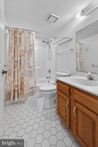 732 CASCADE DR N, Mount Laurel, NJ 08054