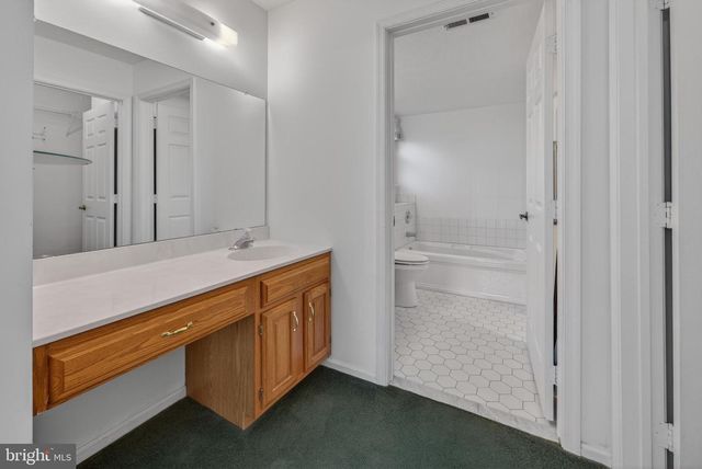 732 CASCADE DR N, Mount Laurel, NJ 08054