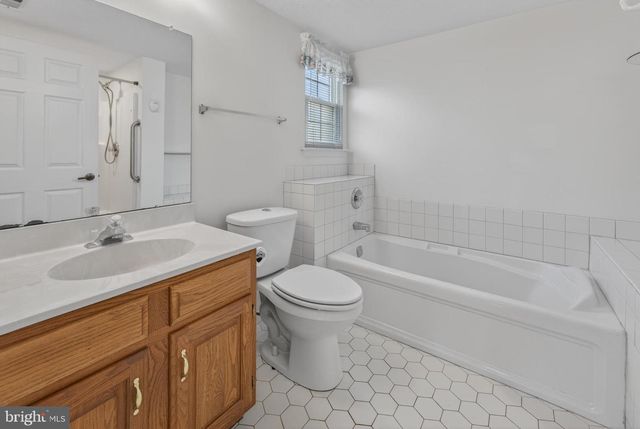 732 CASCADE DR N, Mount Laurel, NJ 08054