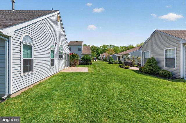 732 CASCADE DR N, Mount Laurel, NJ 08054