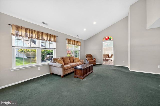 732 CASCADE DR N, Mount Laurel, NJ 08054