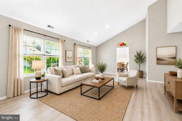 732 CASCADE DR N, Mount Laurel, NJ 08054