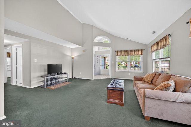 732 CASCADE DR N, Mount Laurel, NJ 08054