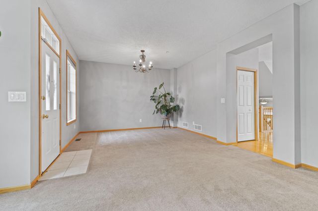 13892 52nd Avenue N, Plymouth, MN 55446