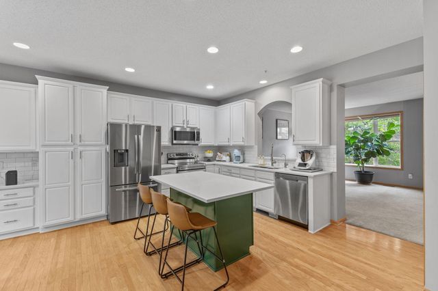 13892 52nd Avenue N, Plymouth, MN 55446